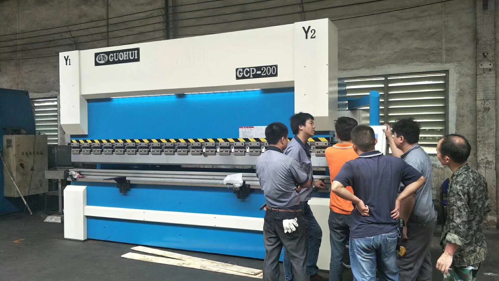 風(fēng)雨無阻為客戶送機(jī)