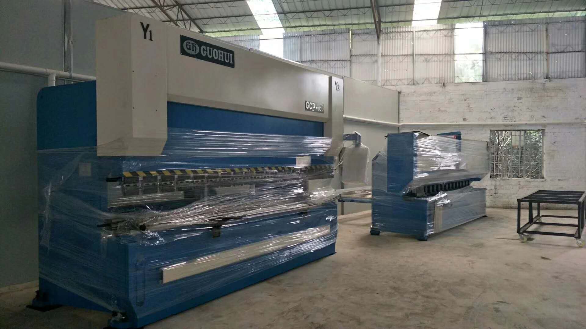 十月，金秋送爽，國輝送機(jī)